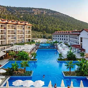 4* Отель Ramada By Wyndham Akbuk